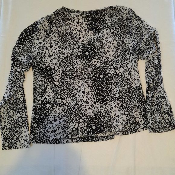 tres YOU Soft Black and White Floral Printed Scalloped Neck Top Ladies size XL - Picture 7 of 9